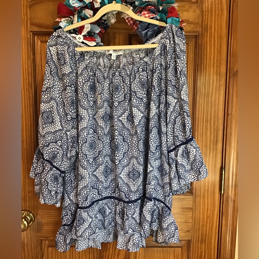 Woman’s size 3X fever light weight cute top R